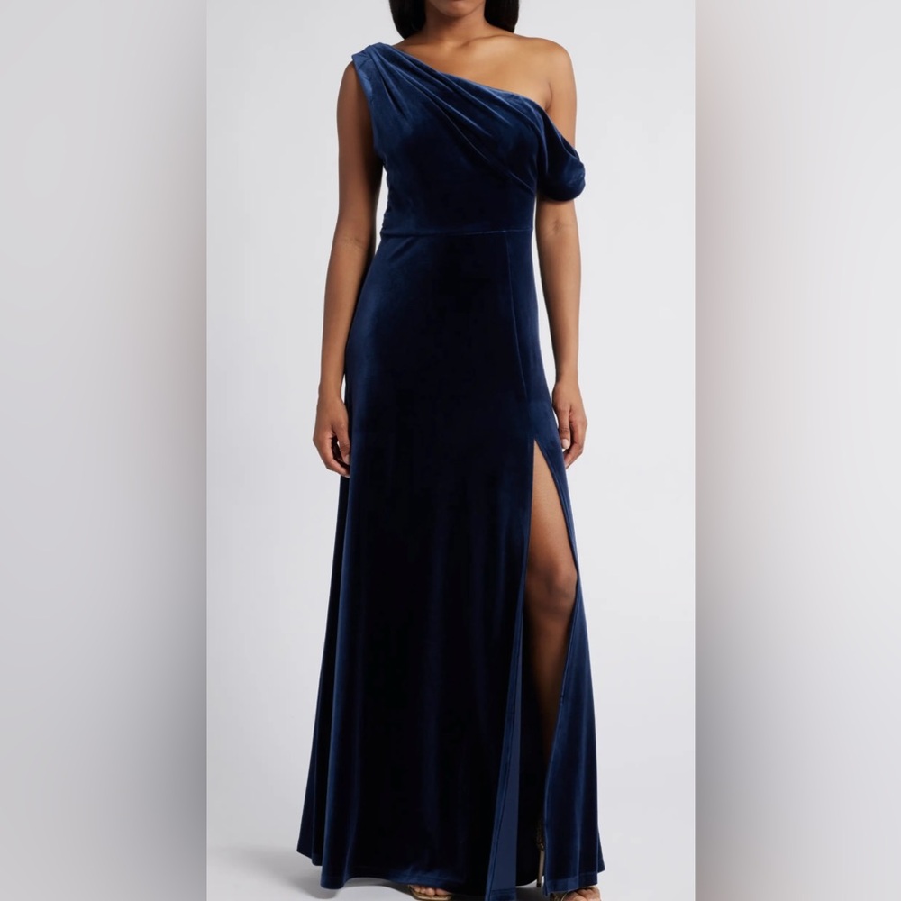 Lulu’s Velvet Navy Blue One-Shoulder Dress